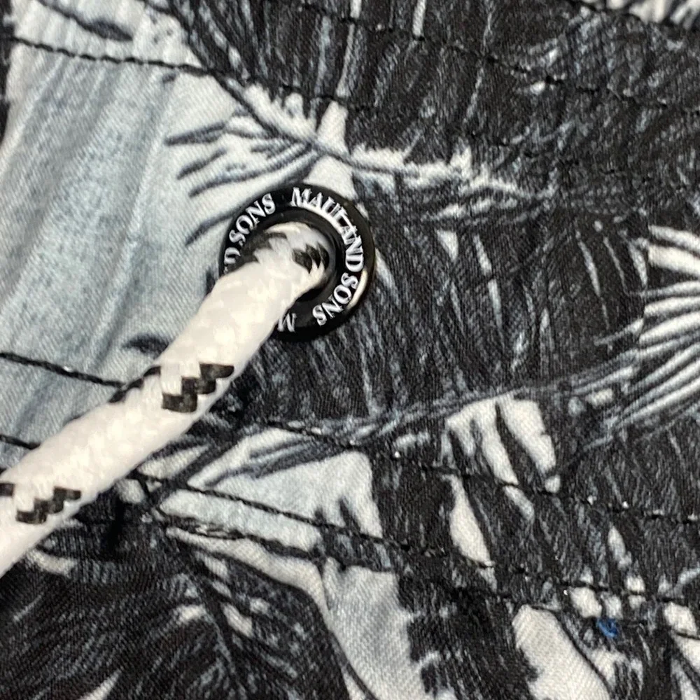 Maui‎ and Sons Mens XL Swim Trunks Black White Palm Tree Tropical Board Shorts